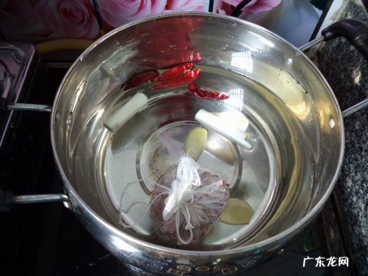 卤水鸡翅怎样做 卤水鸡翅的最正宗的做法