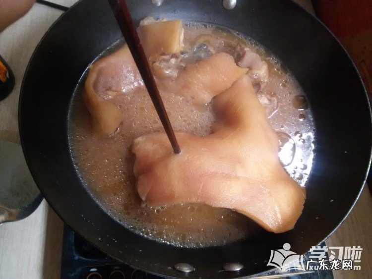 卤猪耳朵的做法 最正宗的做法 卤猪耳朵好吃又营养的做法