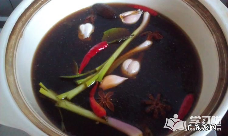卤猪耳朵的做法及配料窍门 卤猪耳朵的制作过程图解