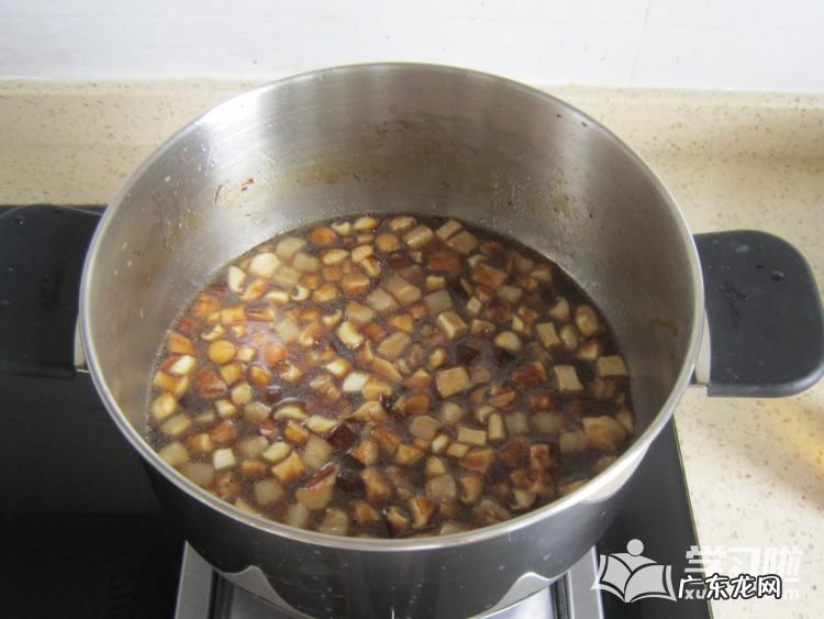蘑菇卤肉饭的做法 香菇卤肉饭的简单做法图解