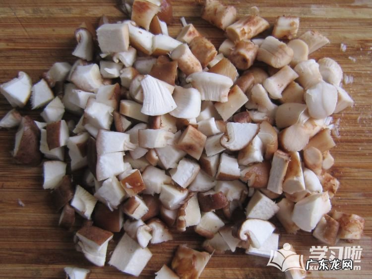 蘑菇卤肉饭的做法 香菇卤肉饭的简单做法图解