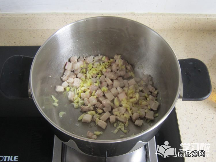 蘑菇卤肉饭的做法 香菇卤肉饭的简单做法图解