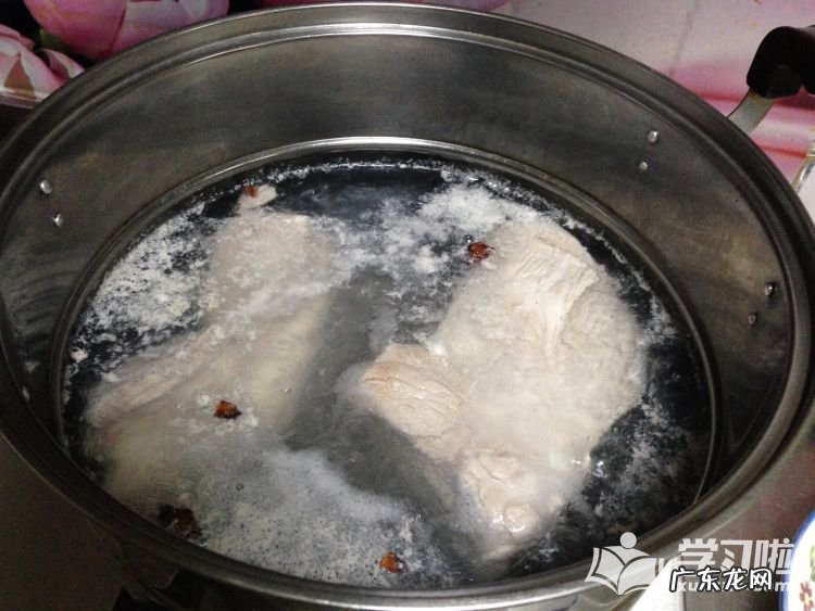 香菇肉卤的家常做法 自制香菇卤肉饭的做法教程