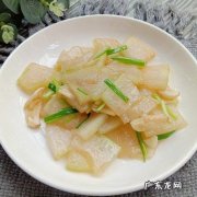 炒冬瓜怎么炒才好吃？学会这2招,清脆爽口又下饭!