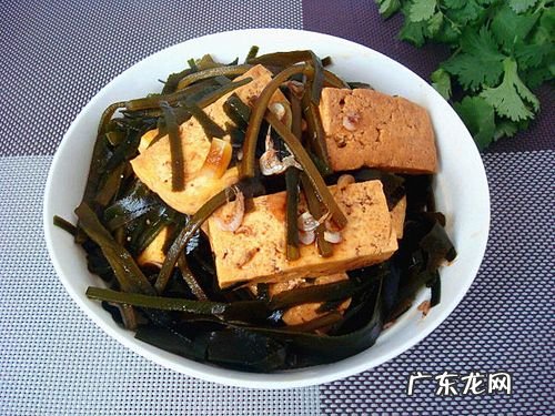 海带炖豆腐怎样做好吃?海带和豆腐一起炖,味道鲜美,非常好吃