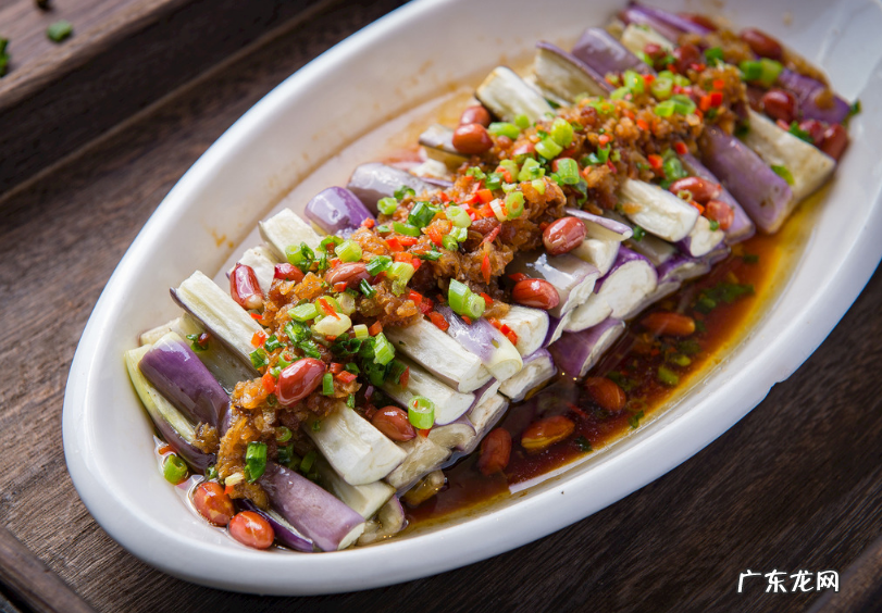 长茄子怎么蒸好吃又简单,原来一直都做错了,难怪不香不好吃