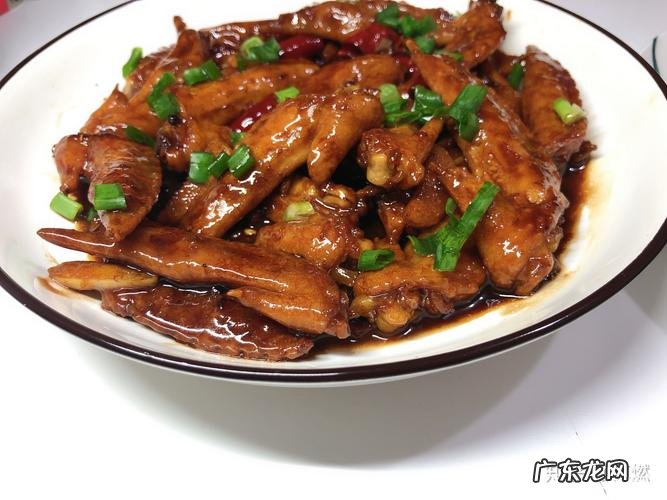 家常鸡翅尖怎么弄简单又好吃？教你这样做,香辣爽脆真过瘾!