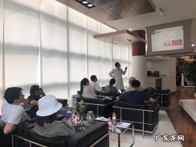 “2000度超高度近视”+“白内障”可通过一台手术解决问题 高度近视摘除眼球