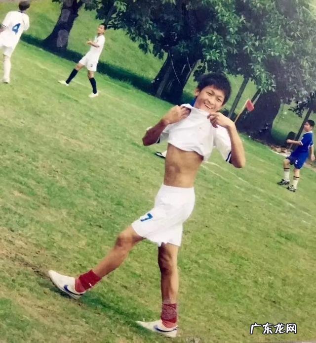 他们的人生为何如此精彩 小伙用坏57副拐杖练就独腿球王