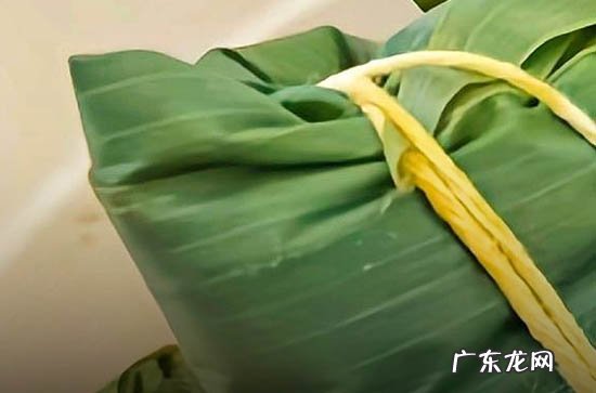 粽子煮熟了要用凉水泡吗 生粽子是隔水蒸还是水煮