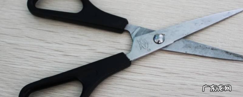 剪刀能托运上飞机吗,飞机托运可以拿剪刀吗