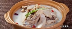 骨头汤白色的是什么,骨头汤里面的白色是什么