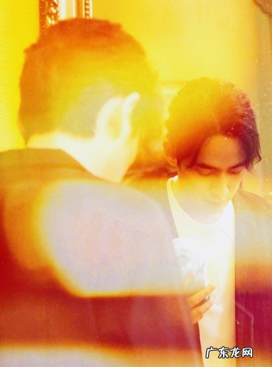 你会期待 王源用掌纹比喻彩胶的独特