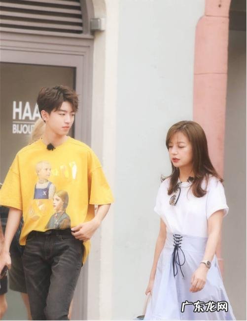 你会期待 王源用掌纹比喻彩胶的独特