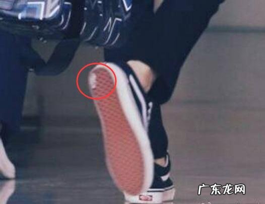 你会期待 王源用掌纹比喻彩胶的独特