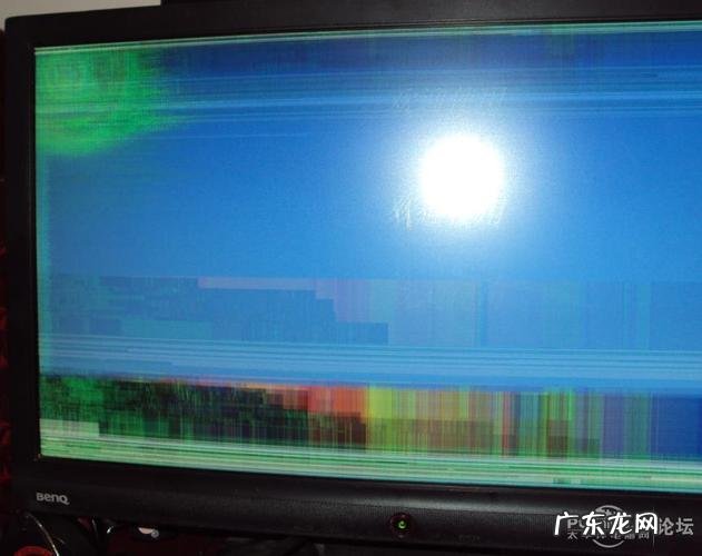为什么啊，是不是显卡的事 显示器突然花屏是什么原因