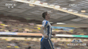 梅西足球场上最温情的一幕 梅西夺冠穿的黑纱是什么