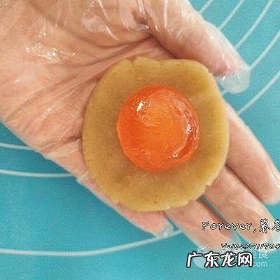 广式月饼特点是什么