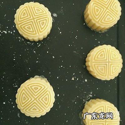 广式月饼特点是什么