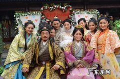 小伙穿越古代,娶10个老婆,电视剧都不敢这么写!