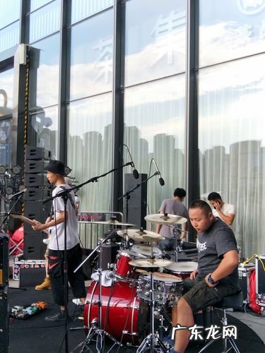 直播暖场音乐：我是一只小小鸟,想要飞呀飞不高!