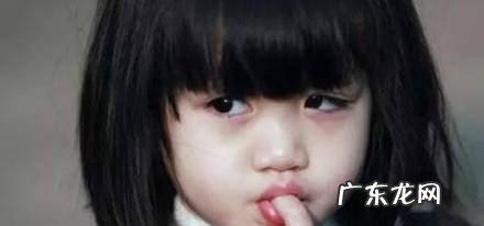 小孩咬手指如何阻止