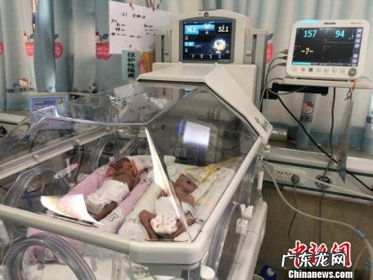 重症患者在医院:婴儿被下病危通知书