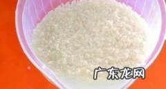 用什么洗脸可以美白