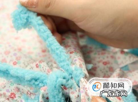 如何用旧衣服做抱枕