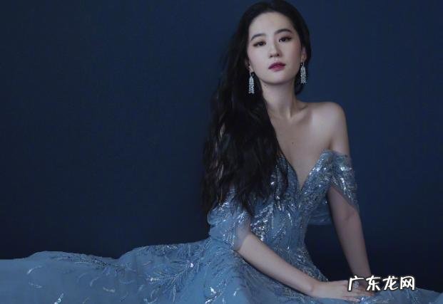 白到发光似少女 刘亦菲酒量