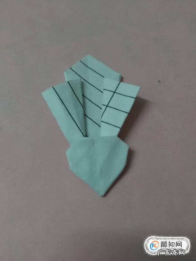 儿童节手工折纸小萝卜的折法