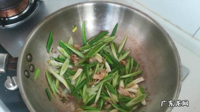 蒜苗炒肉丝的做法