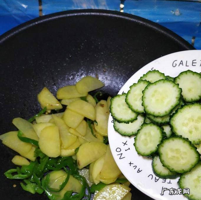 怎么做美味的土豆炒黄瓜
