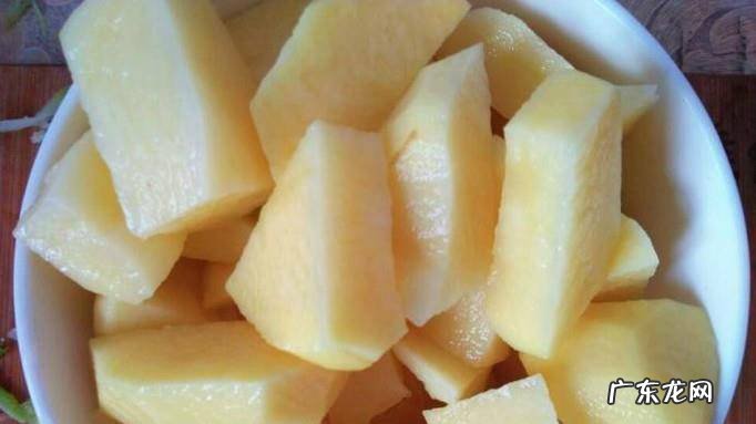东北菜大骨烀土豆怎么做