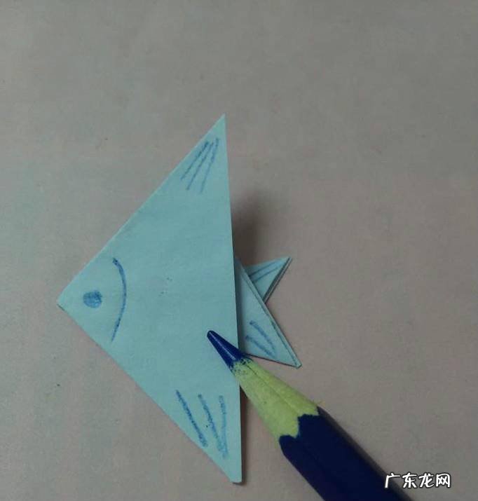 折纸小鱼怎么折