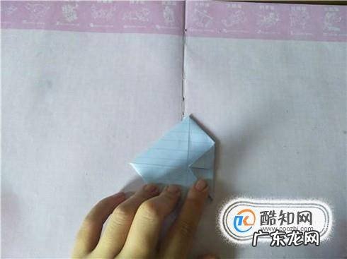 如何折一个可爱的折纸书包