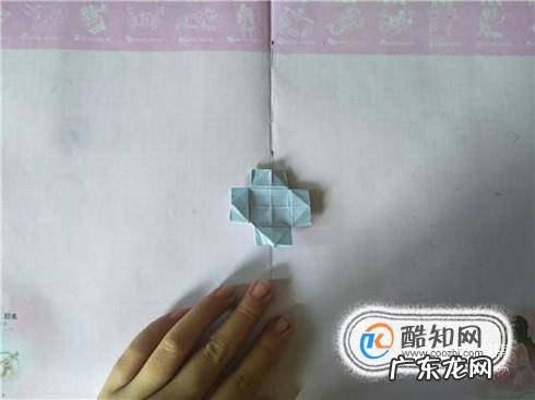 如何折一个可爱的折纸书包