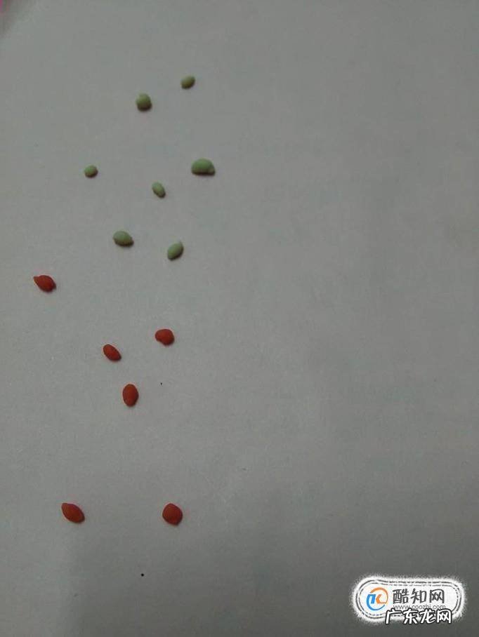 怎样用橡皮泥简单的制作创意美食之好吃的甜甜圈