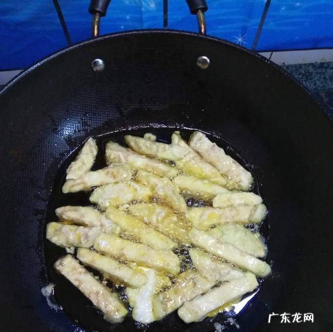怎样做美味的鸡蛋炸茄条
