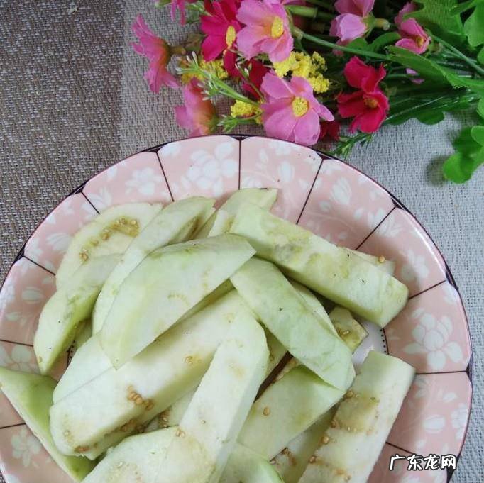 怎样做美味的鸡蛋炸茄条