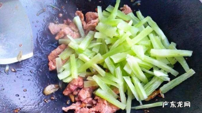 怎么做营养美味的莴苣炒肉健康莴苣家常做法