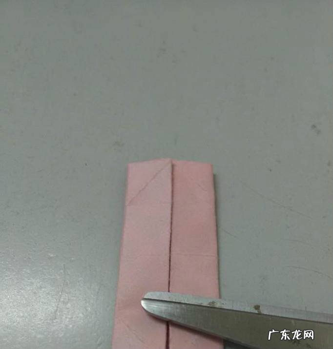 教你怎么用彩纸折简易收纳盒