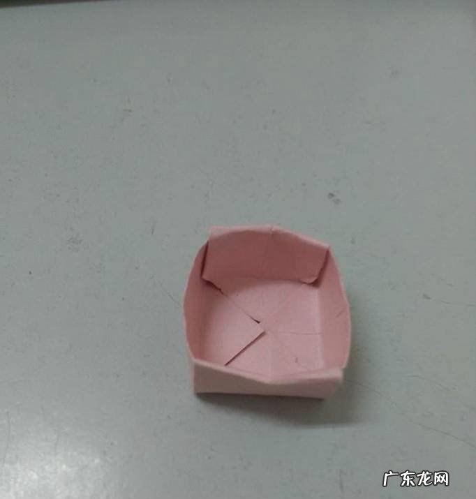 教你怎么用彩纸折简易收纳盒