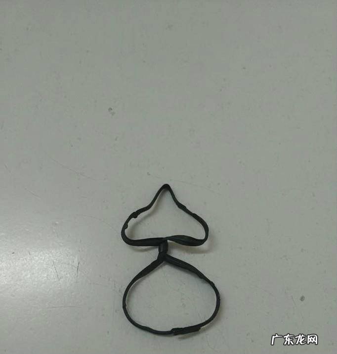 如何自己动手用铁丝做戒指