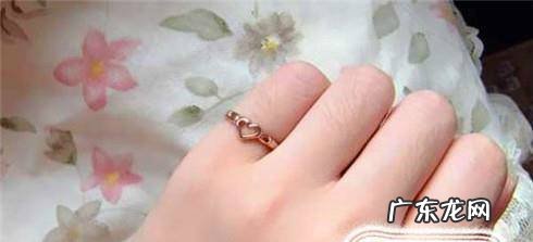 情侣戒指的戴法