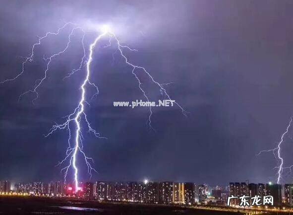 雷电的电压是多少伏