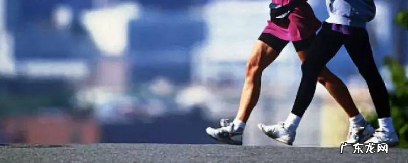 自然走路眼睛要看哪里,自然走路眼睛要看哪里的