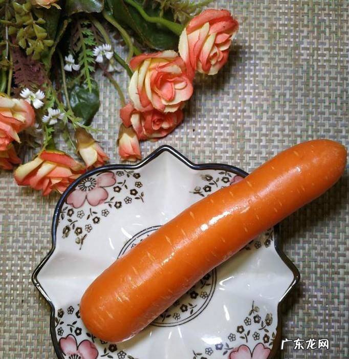 怎样做美味的秋葵胡萝卜炒蛋盖浇饭