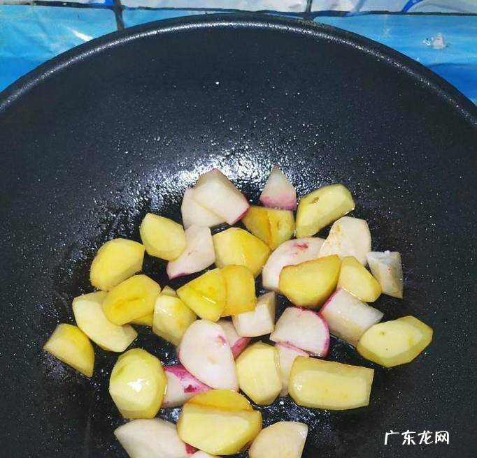 怎样做美味的红烧土豆萝卜牛肉