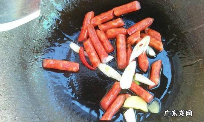 营养美味腊肠炒豆芽怎么做